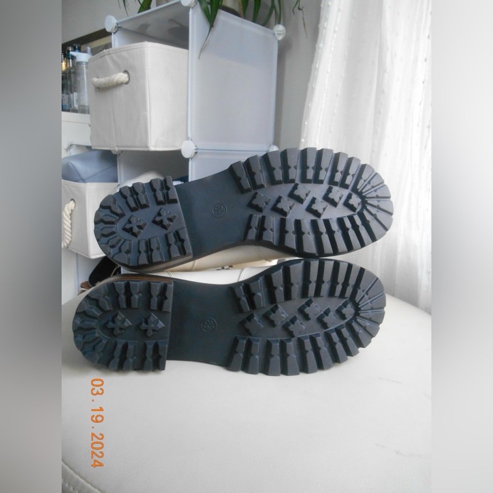 White Snow Booties - Target π― - Picture 6 of 6